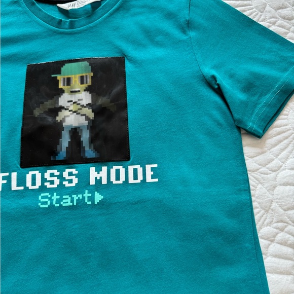 H&M T-Shirt Holographic - Kids Size 10-12 - Picture 4 of 15